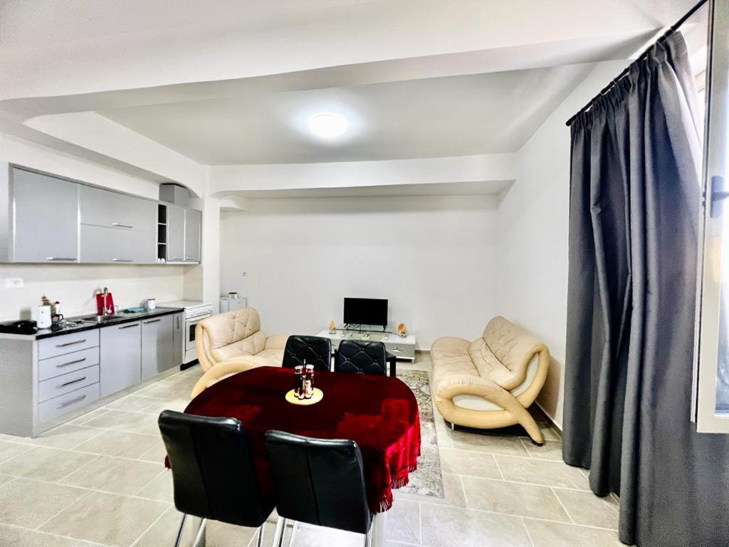 Kristian Apartments Берат Экстерьер фото